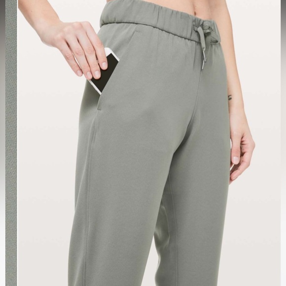 Lululemon On the Fly Pants - Picture 5 of 6
